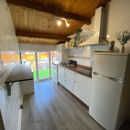 Atico El Hub 아파트 *